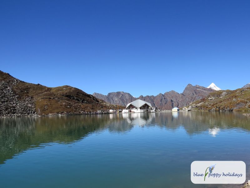 Hemkund Sahib in September with Neelkanth Peak